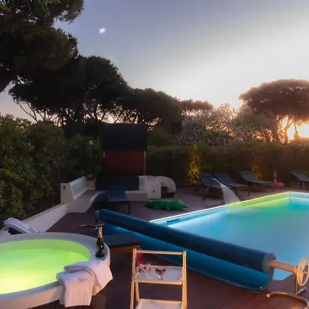 A Energy Bento Box Hot Pool & Sauna *