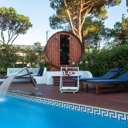 A Energy Bento Box Hot Pool & Sauna *