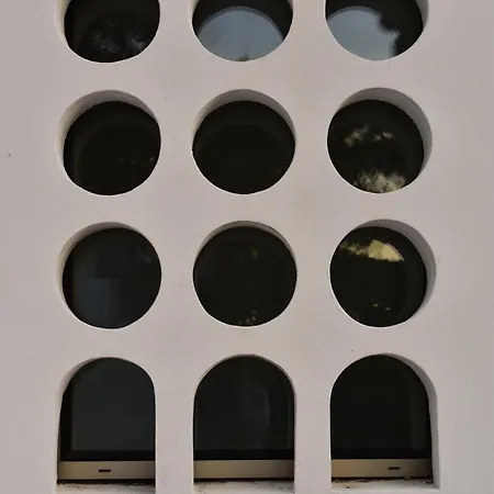 A Energy Bento Box Hot Pool & Sauna Villa *